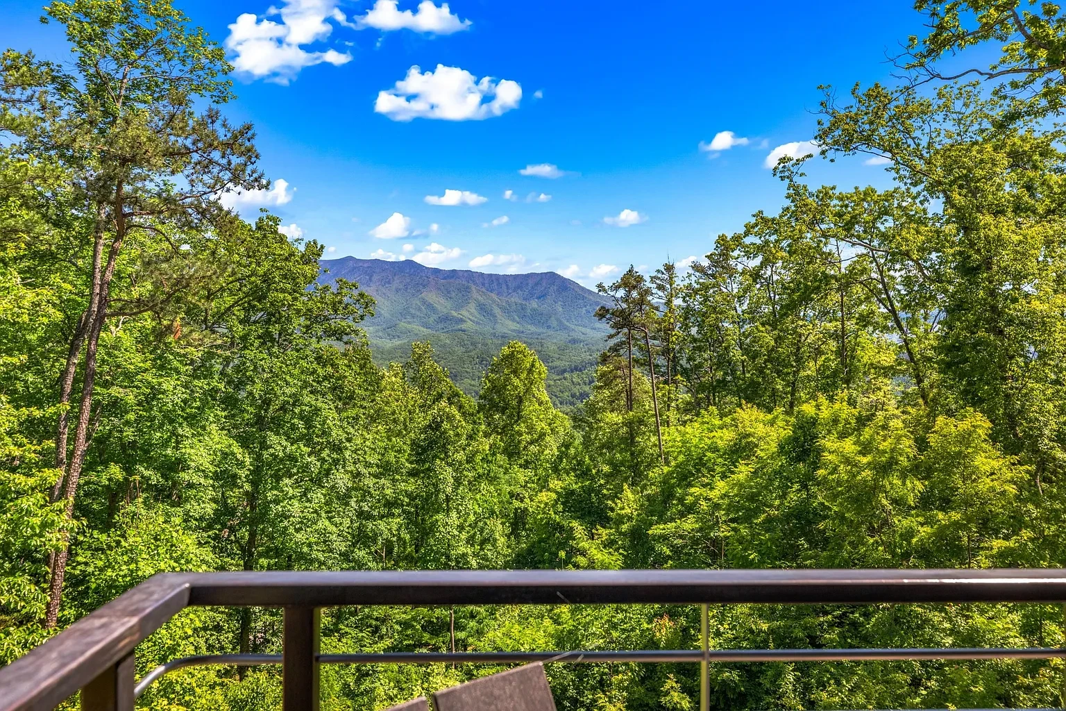 Sunset Ridge Retreat — panoramic Smoky Mountain view from deck